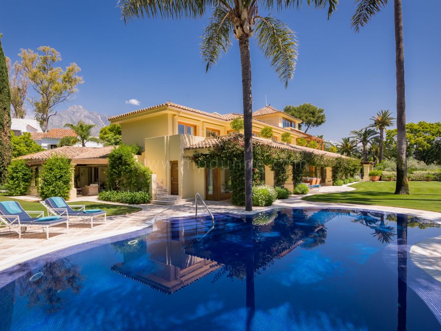 Detached Villa in Marbella Club for holiday rentals
