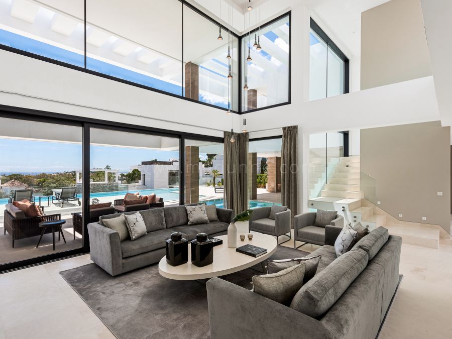 Villa contemporaine design avec vue sur la mer et le golf