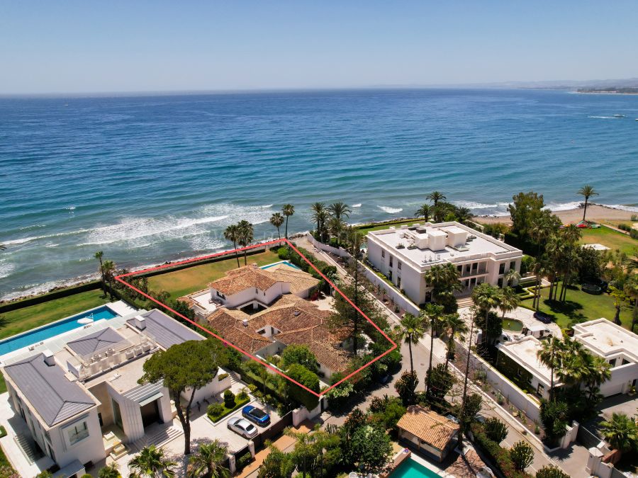 Renovated Beachfront Villa in Guadalmina