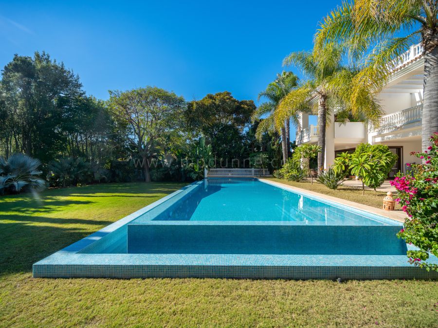 Villa beachside, Casasola, Estepona Este