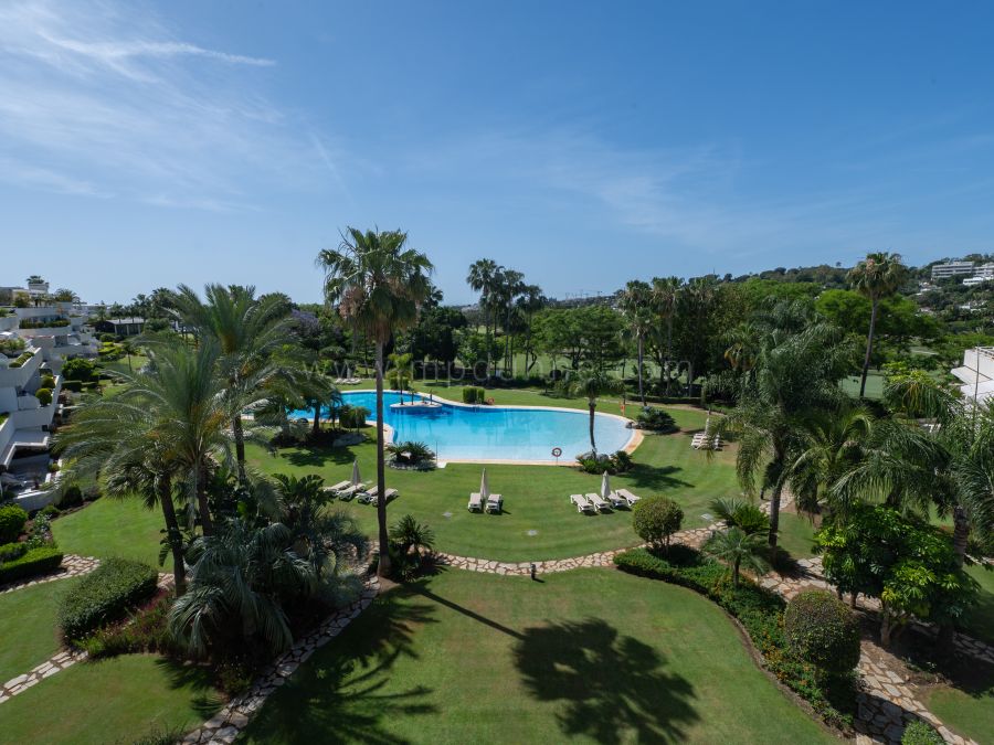 Duplex penthouse avec vue mer en première ligne de golf