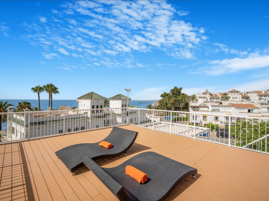 Frontline Beach Townhouse, Marbellamar, Golden Mile
