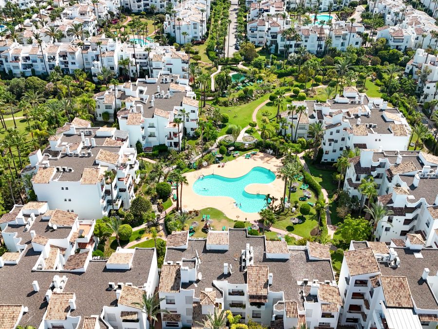 Frontline beach renovated ground floor apartment in Costalita