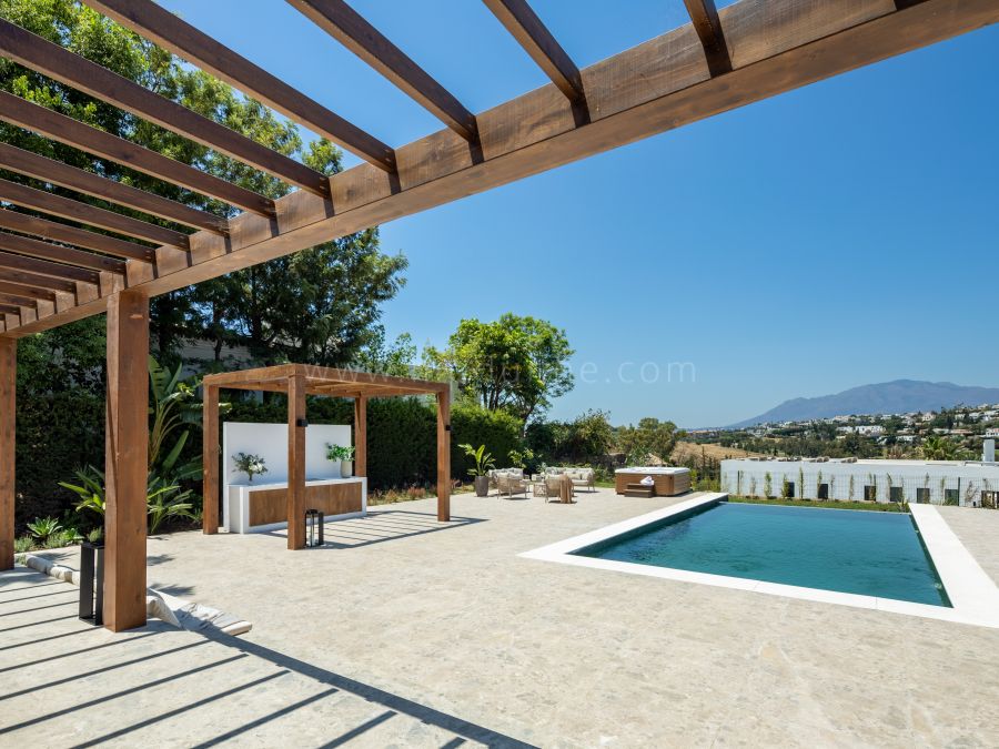 Fünf-Zimmer-Villa, El Paraíso Medio, Estepona
