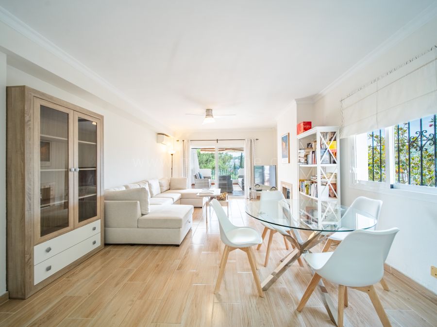 Duplex Corner Penthouse, Club Sierra, Marbella