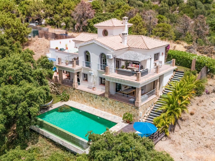 Andalucían Villa with Sea Views in Estepona