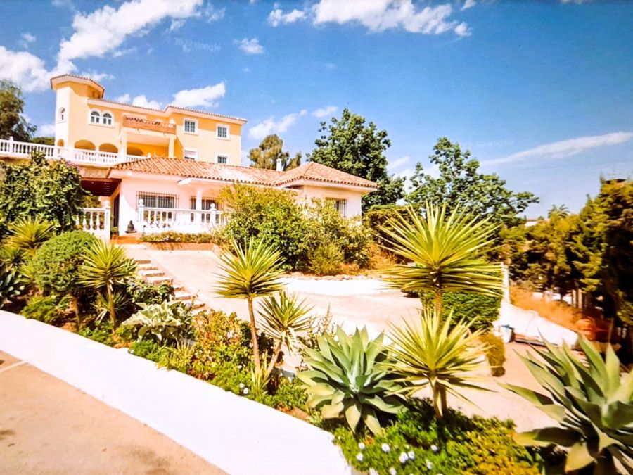 Villa Opportunity near beach La Cala de Mijas