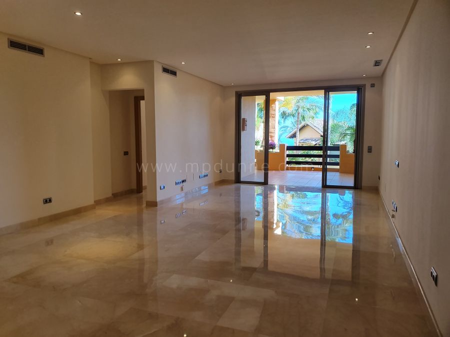 Apartamento de tres dormitorios en Mansion Club, Marbella Golden Mile