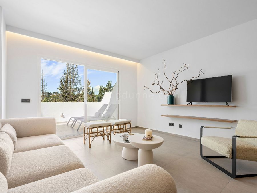 Ático Renovado en Aloha Gardens - Solárium - Inversión Para Alquiler de Larga Temporada