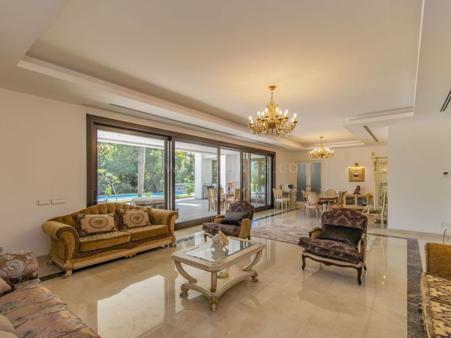 Luxuriöse Strandvilla in Guadalmina Baja