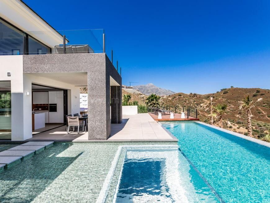 Villa con Vistas Impresionantes – La Quinta