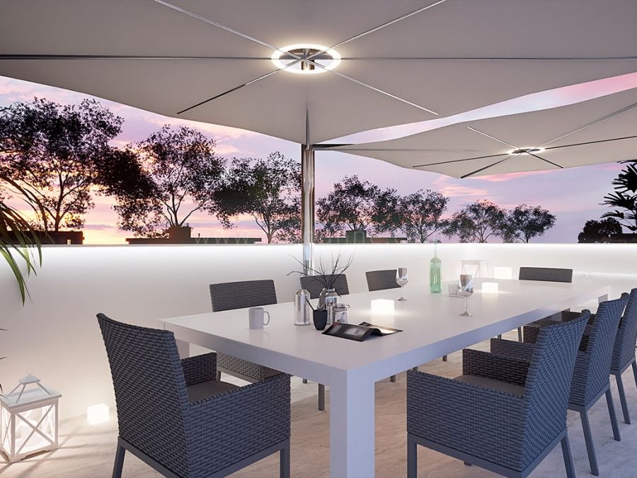 Renovation Opportunity: Townhouse with Huge Potential Near Puerto Banús, Marbella