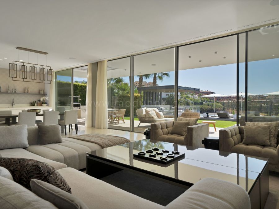 Villa junto al golf en Atalaya