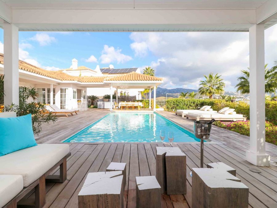 Villa Moderna con vistas a la montaña en La Alquería, Benahavís