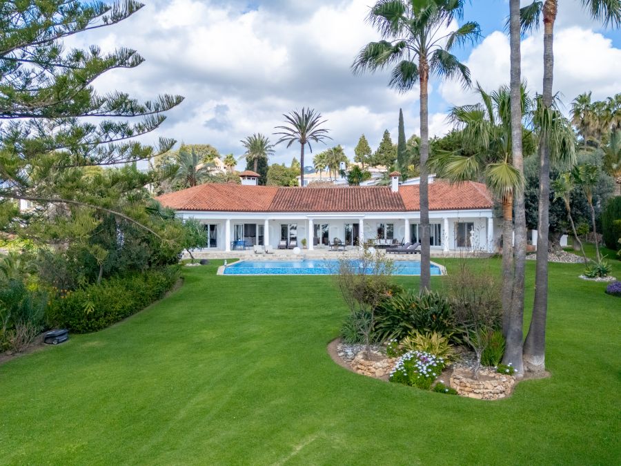 Elegant South-Facing Villa in Prestigious Hacienda Las Chapas, Marbella