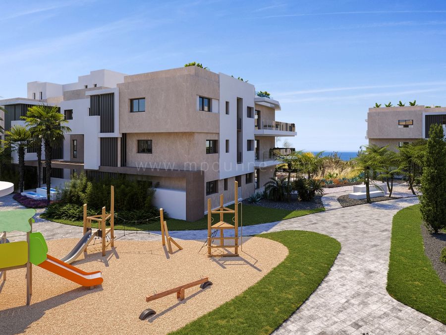 Three-Bedroom Penthouse Apartment with Sea Views in Estepona, New Golden Mile