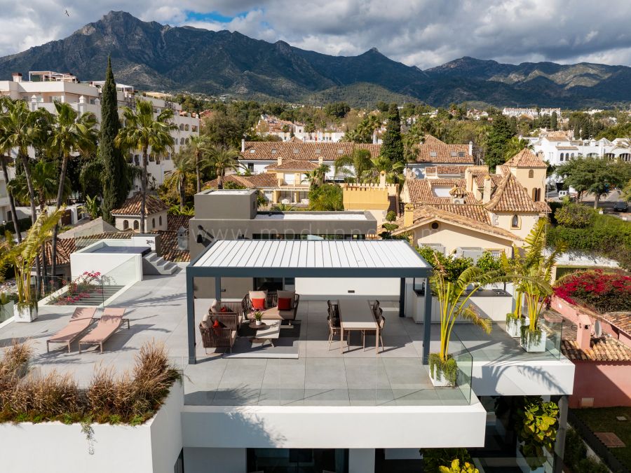 Villa de cinq chambres à Casablanca, sur le Golden Mile de Marbella