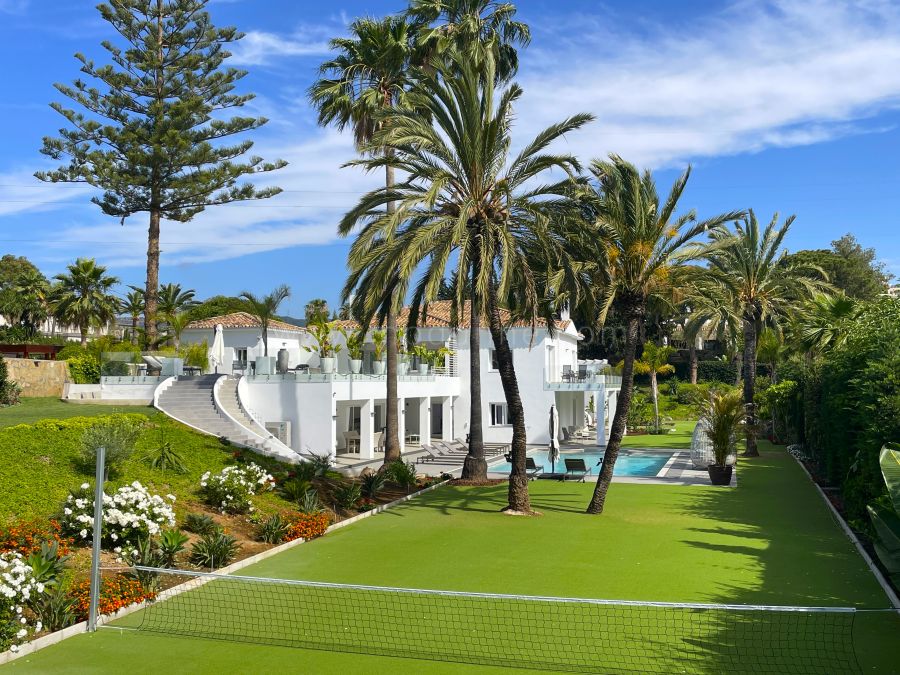 Ten Bedroom Villa in Nueva Atalaya, Estepona