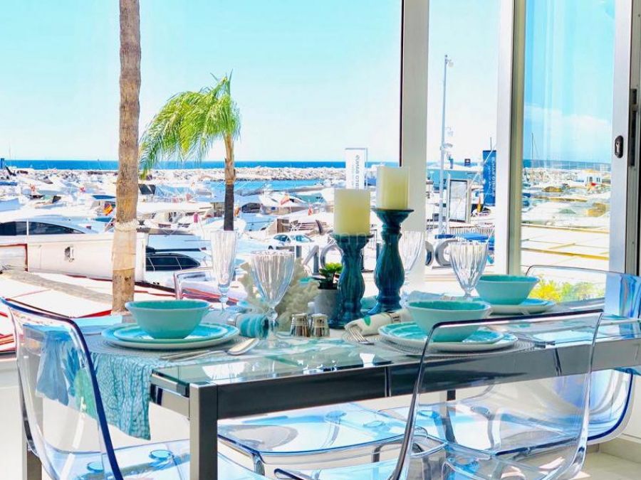 Apartamento en Primera Línea con Vistas al Mar, Puerto Banús