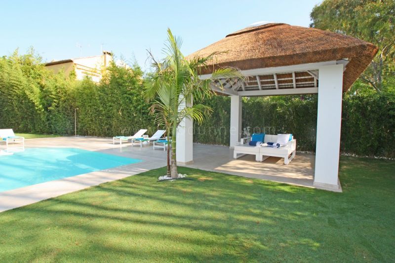 Villa contemporánea de lujo de reciente construcción en Guadalmina Baja