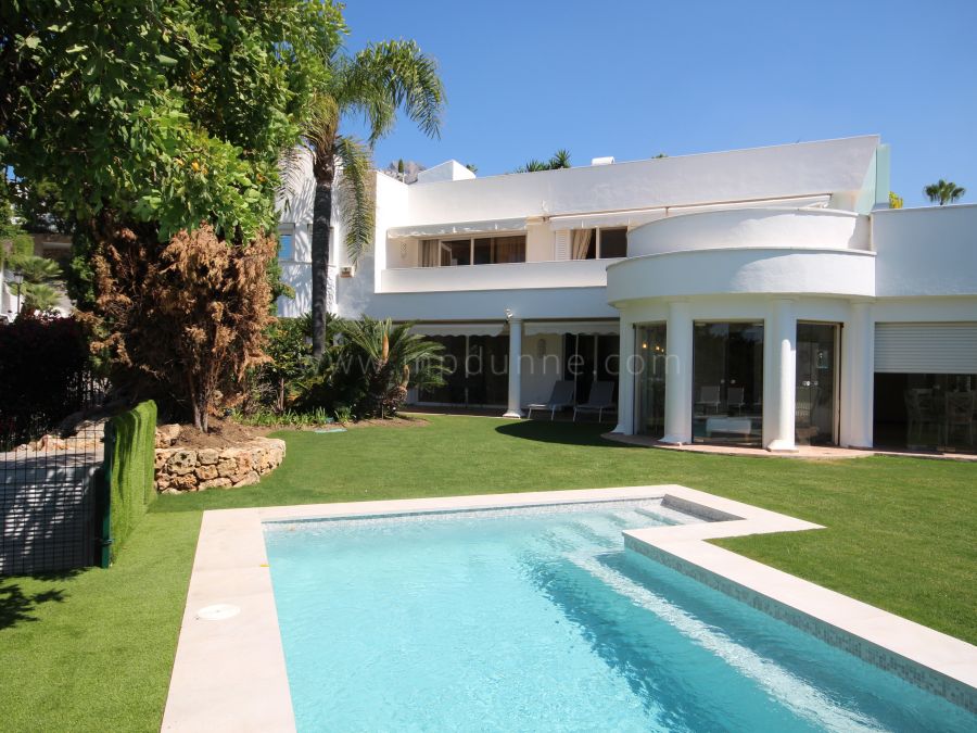 Villa con vistas al mar en Altos Reales, Marbella