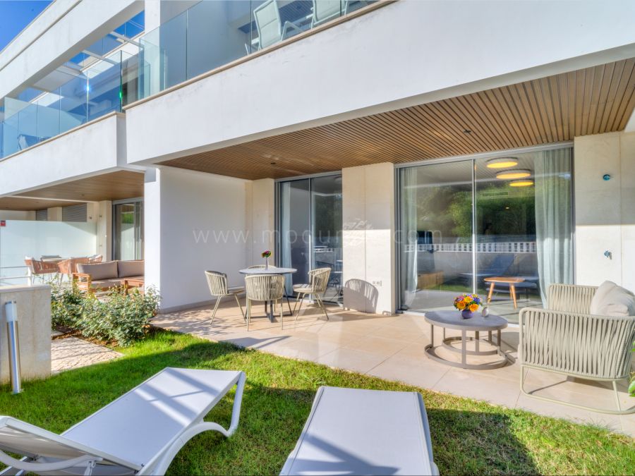 Modern Ground Floor Apartment in Gated Community 200m from the Beach