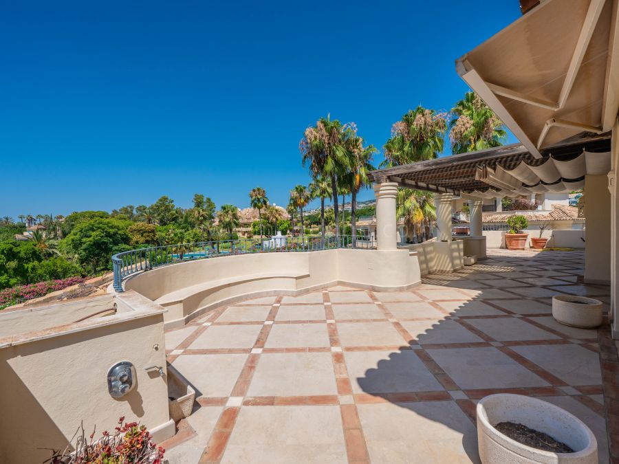 Luxury Duplex Penthouse in Las Alamandas
