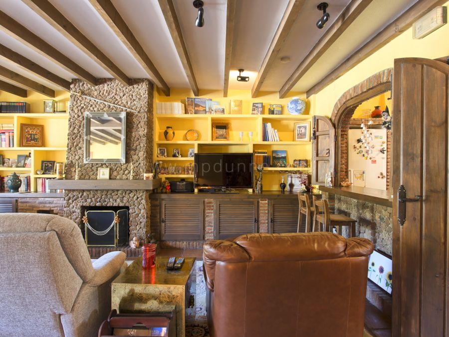 Casa Adosada con Encanto y Vistas a la Montaña en Benahavís