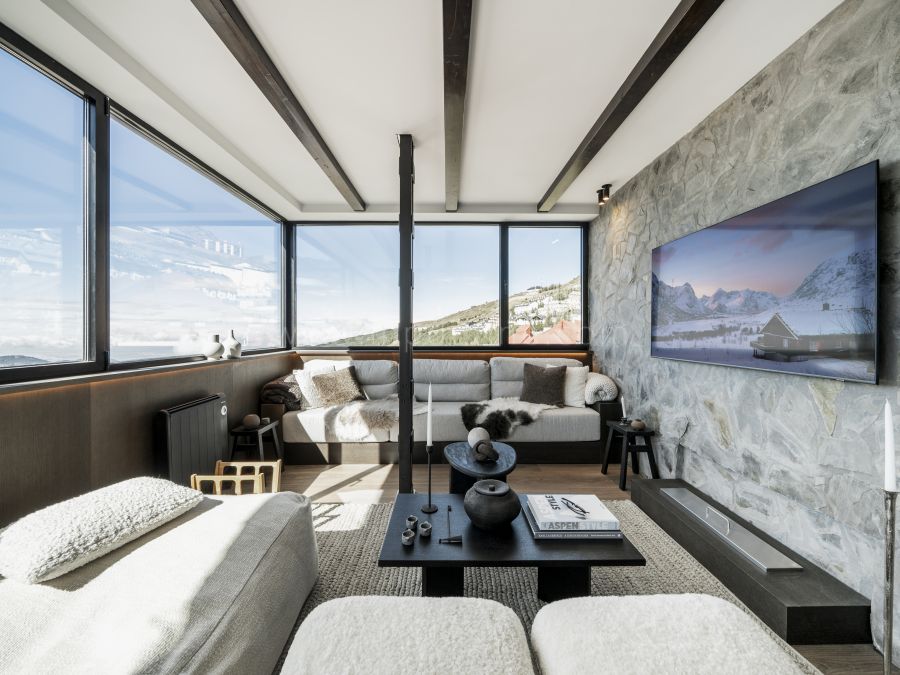 Scandinavian-Style Alpine Apartment with Sauna and Mountain Views