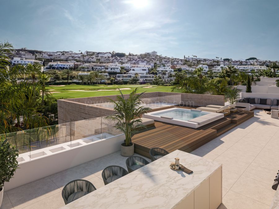 Five bedroom villa with rooftop solarium in Estepona