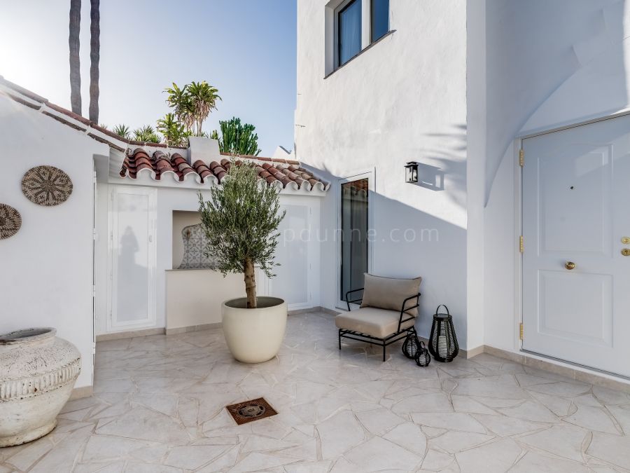 Elegante Adosado de 4 Dormitorios en Los Potros