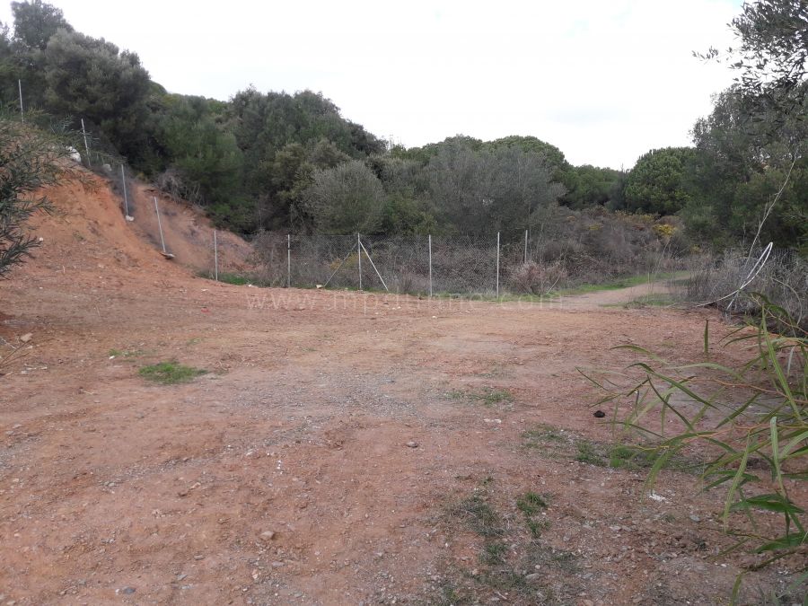 Prime Development Plot with Versatile Use in Reserva de Marbella