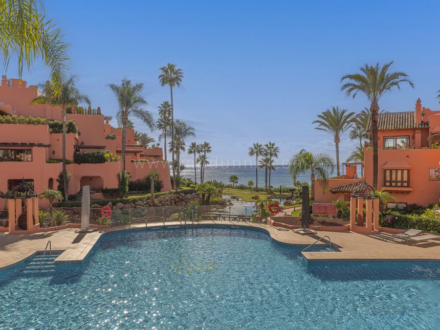 Beachfront Ground-Floor Apartment in Cabo Bermejo, Estepona