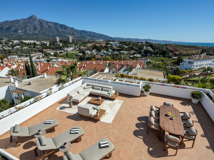 Renovated Apartment with Sea & Mountain Views Marbella
