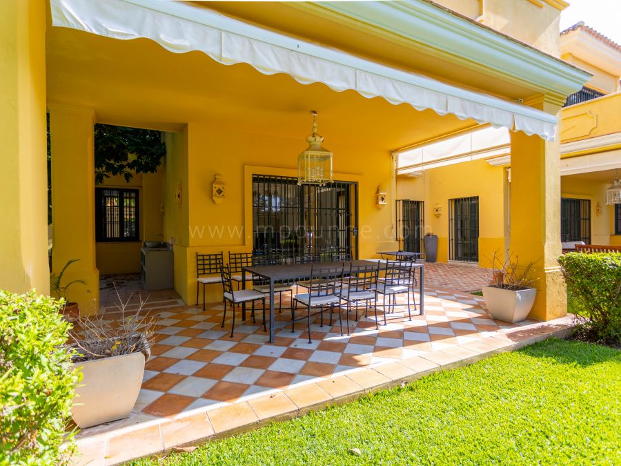 Villa Familiar junto a la Playa, Guadalmina Baja