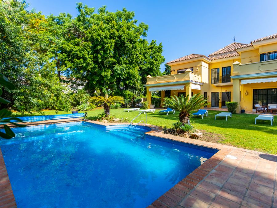 Villa Familiar junto a la Playa, Guadalmina Baja