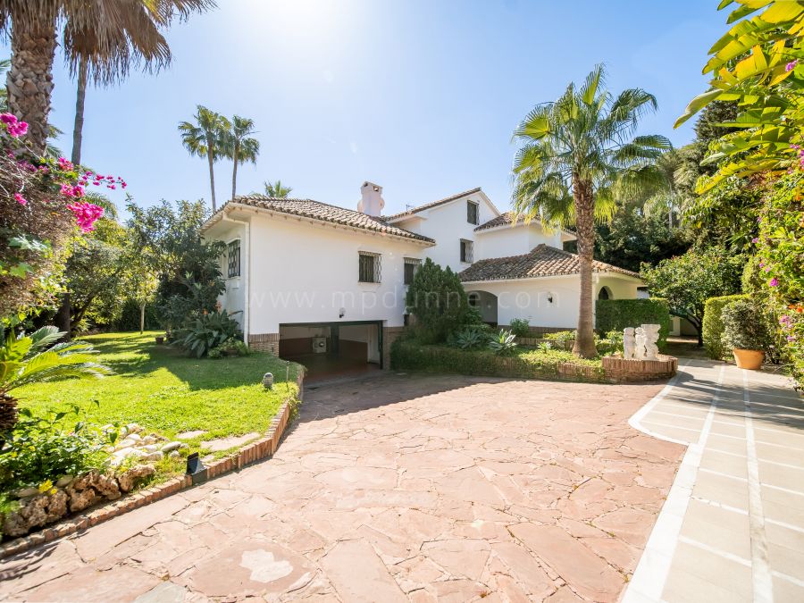 Beachside Villa - Renovation Potential, Los Monteros, Marbella
