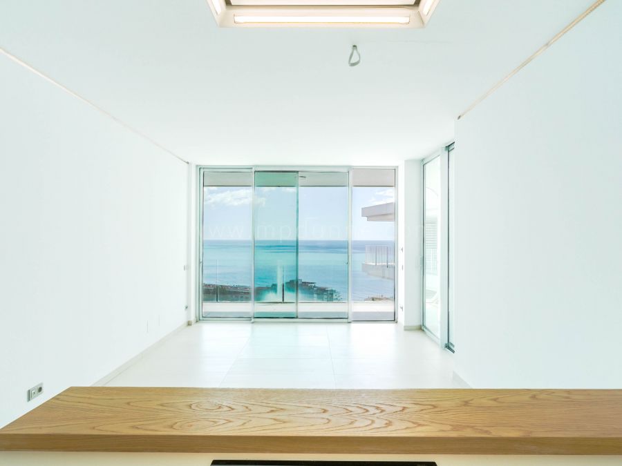 Sea View Duplex Penthouse with Solarium in Higuerón