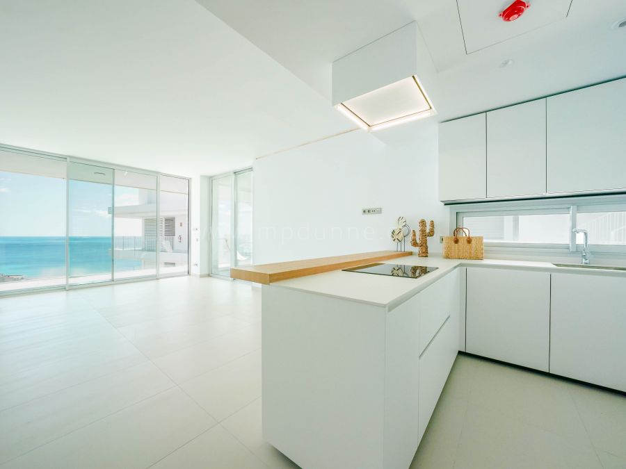 Sea View Duplex Penthouse with Solarium in Higuerón