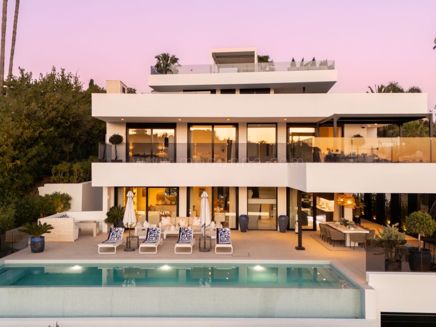 Contemporary Golf Villa with Panoramic Views Marbella