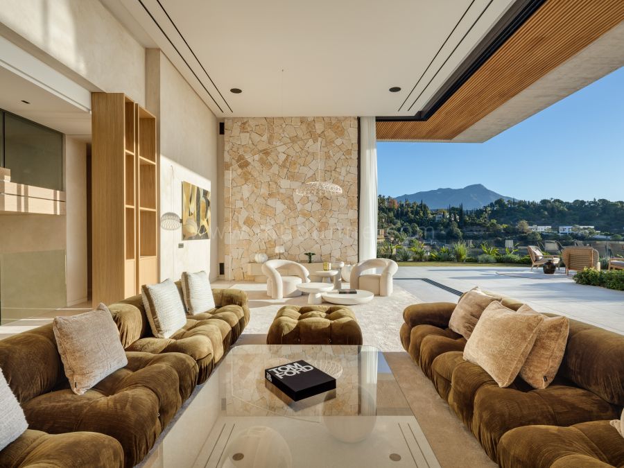 Luxury Villa with Panoramic Sea and Mountain Views in El Madroñal, Benahavís