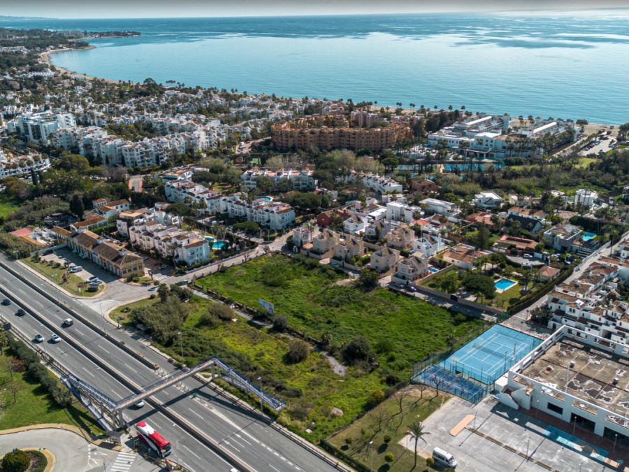 Parcela para 10 Villas de Lujo en Cancelada, Marbella