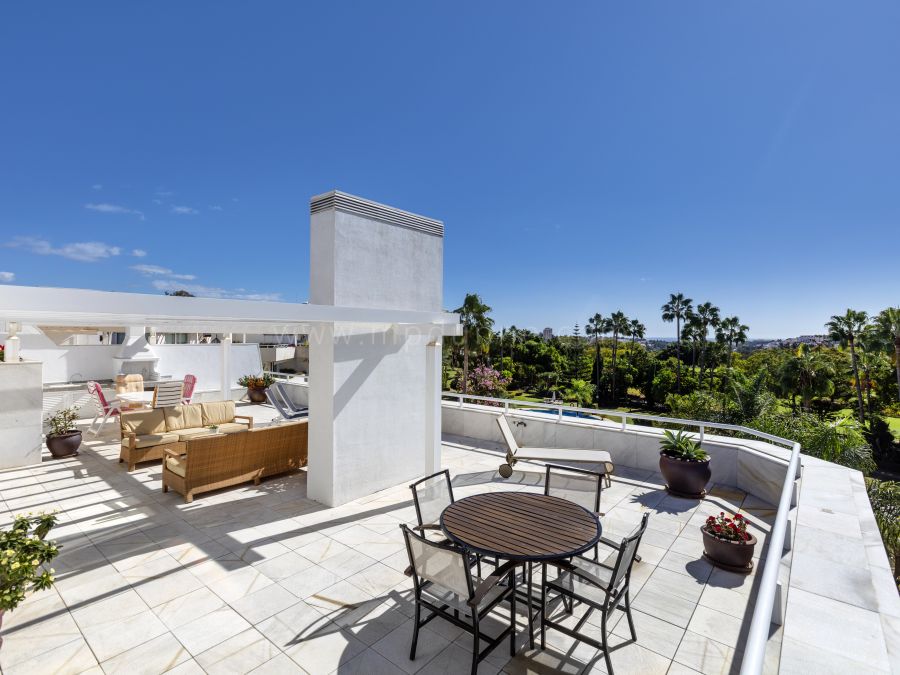 Ático duplex en esquina en Los Granados Golf