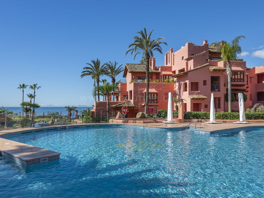 Luxury Beachfront Apartment in Cabo Bermejo, New Golden Mile