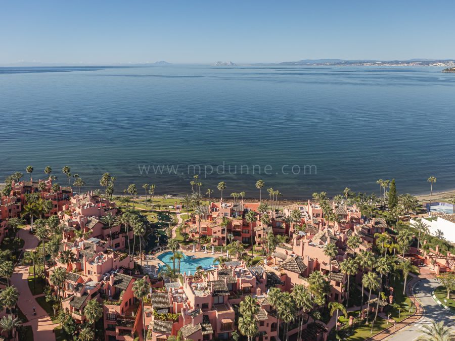 Luxury Beachfront Apartment in Cabo Bermejo, New Golden Mile