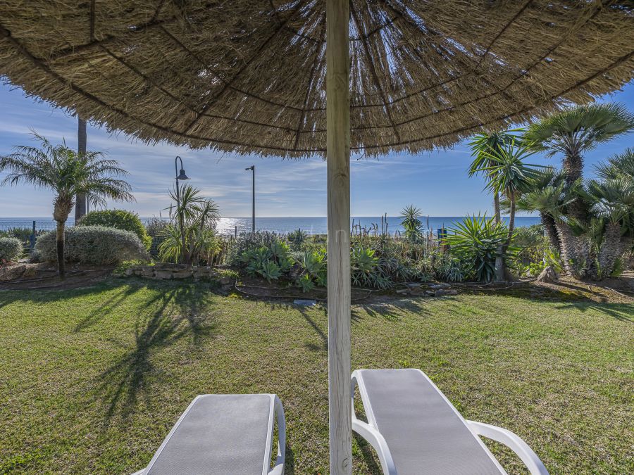 Apartamento en Primera Línea de Playa en Costalita del Mar