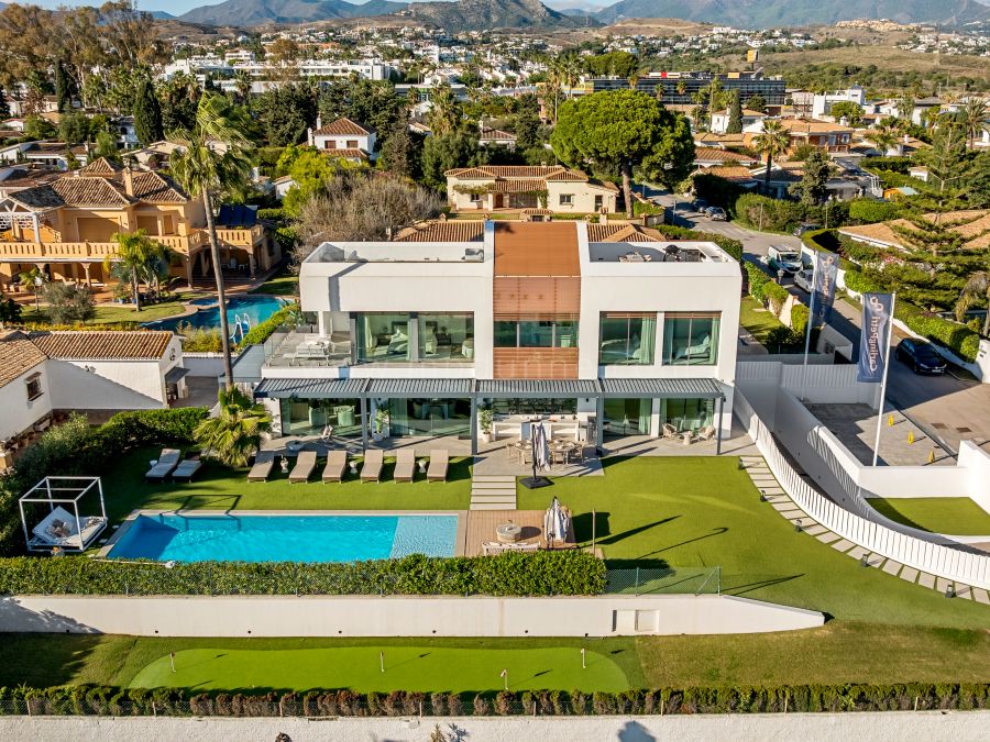 Beachfront 5-Bed Villa on New Golden Mile with Sea Views