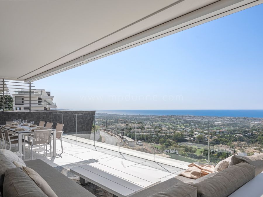 Modern Apartment with Panoramic Views near Marbella Golf