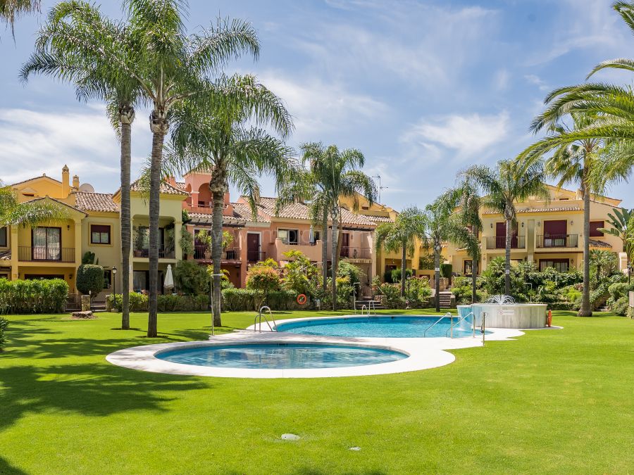 Casa adosada en Jardines de las Lomas