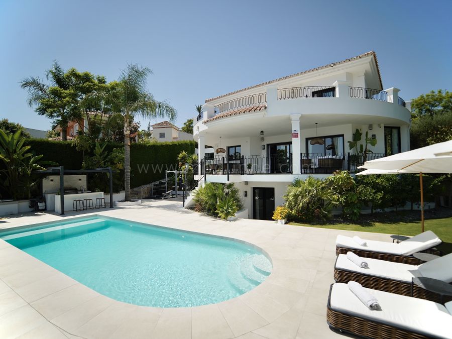 Villa mit Panoramameerblick in La Quinta, Benahavis